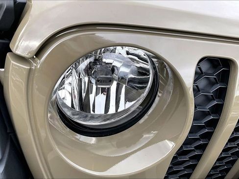 Used 2020 Jeep Gladiator Sport w/ Quick Order Package 24S image 28