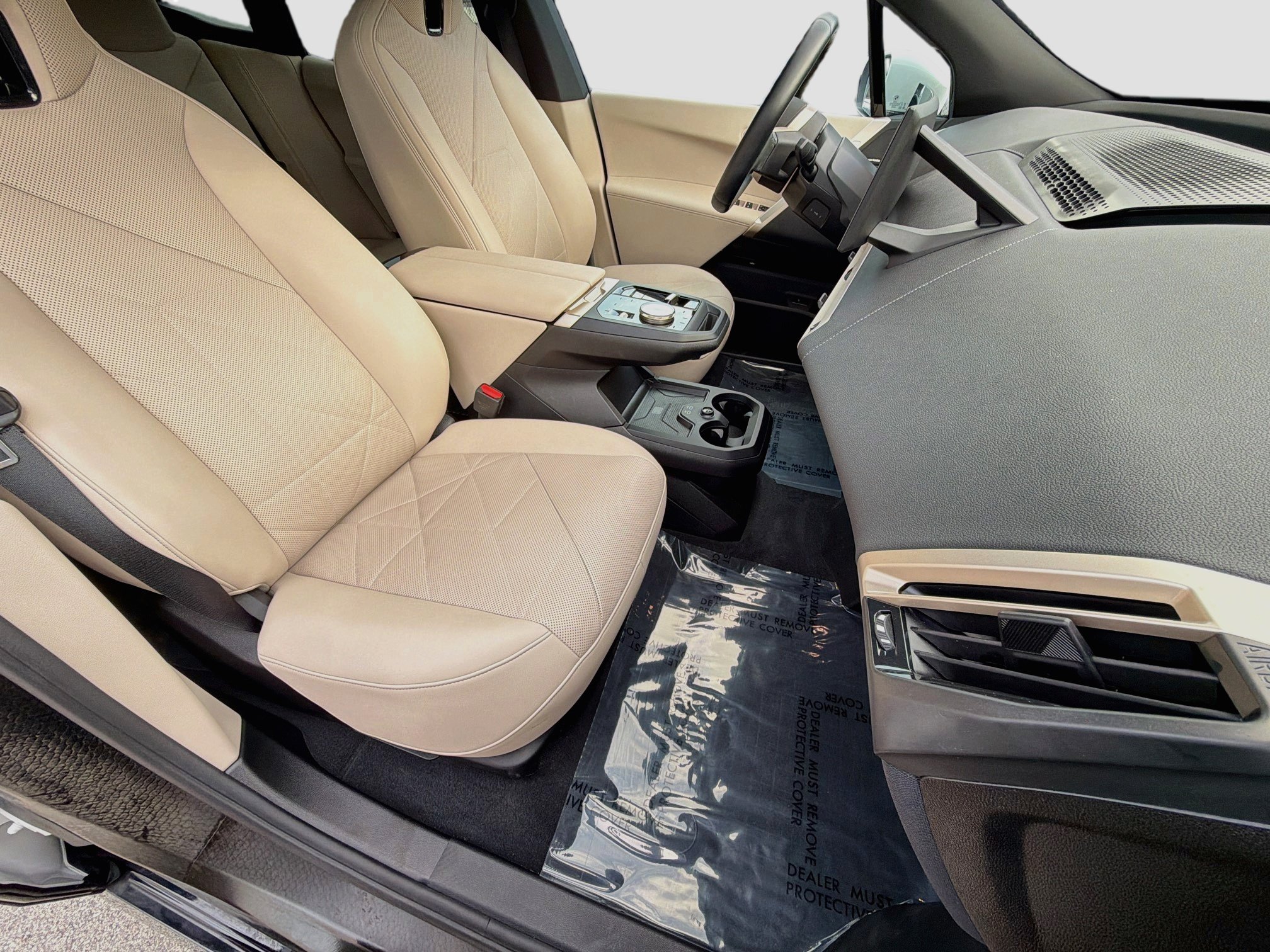 Used 2024 BMW iX xDrive50 w/ Premium Package AWD/4WD image 15