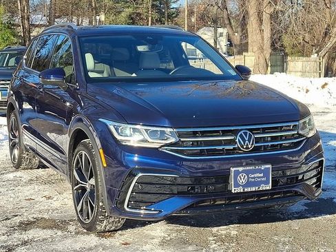 Used 2022 Volkswagen Tiguan SEL R-Line image 2