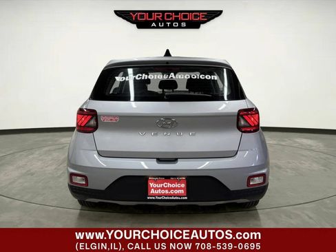 Used 2020 Hyundai Venue SE FWD image 4