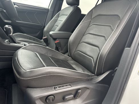 Certified 2022 Volkswagen Tiguan SEL R-Line image 20