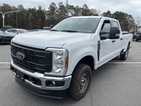 Used 2024 Ford F250 XL w/ XL Chrome Package image 2