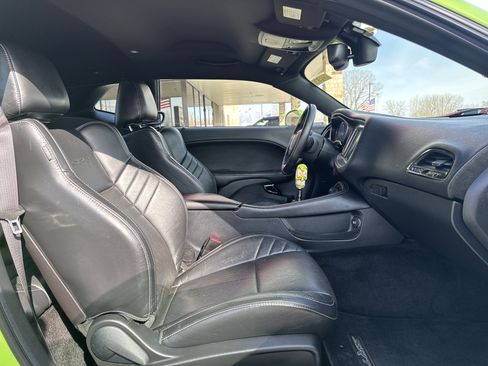 Used 2015 Dodge Challenger SRT Hellcat RWD image 24