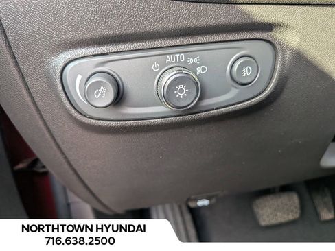 Used 2021 Chevrolet Equinox LT image 28