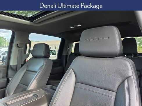Used 2021 GMC Sierra 3500 Denali w/ Denali Black Diamond Edition AWD/4WD image 8