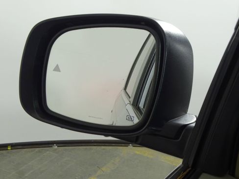 Used 2014 Chrysler Town & Country Touring-L w/ Driver Convenience Group image 34