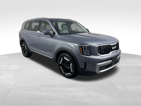 Used 2023 Kia Telluride EX w/ EX Captain's Chair Package image 8
