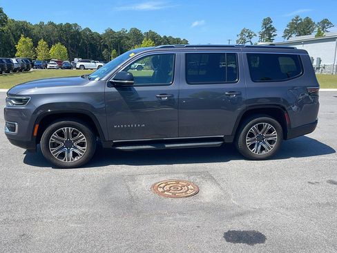 Used 2024 Jeep Wagoneer 4WD w/ Premium Group I image 4