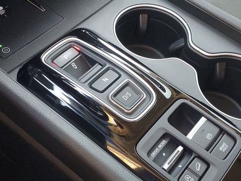 Used 2025 Honda Pilot Touring image 30