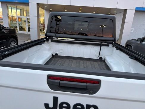 Used 2020 Jeep Gladiator Sport w/ Quick Order Package 24S image 33