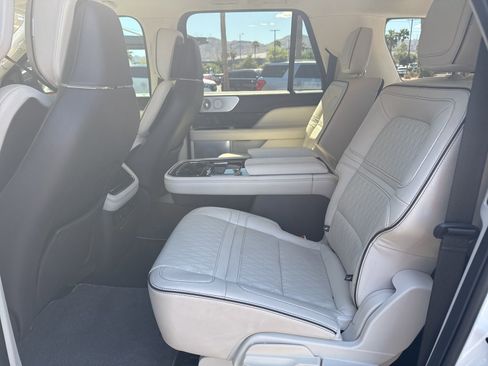 Used 2022 Lincoln Navigator L Black Label image 17