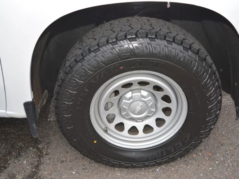 Used 2019 Chevrolet Silverado 1500 W/T w/ Trailering Package image 9