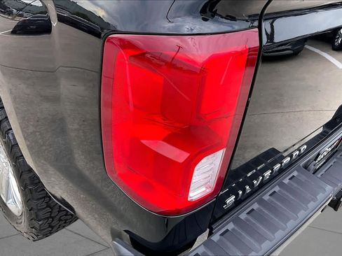 Used 2018 Chevrolet Silverado 1500 High Country AWD/4WD image 28