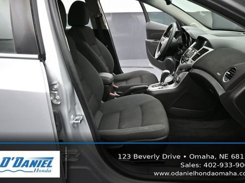 Used 2016 Chevrolet Cruze LT FWD image 38