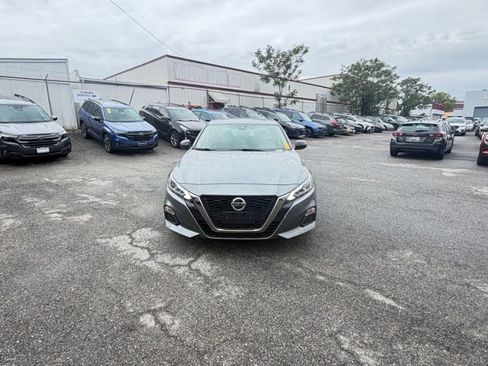 Used 2020 Nissan Altima 2.5 SR w/ Premium Package AWD/4WD image 2