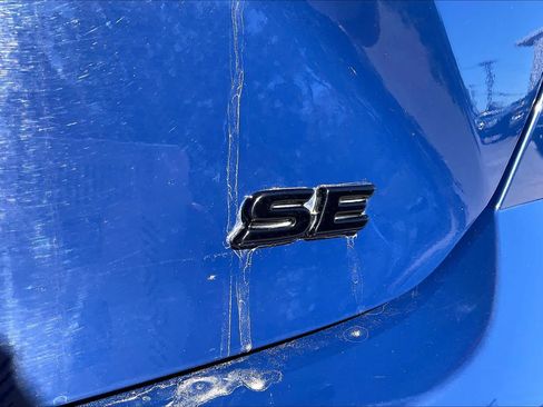 Used 2025 Toyota Camry SE w/ Convenience Package FWD image 9
