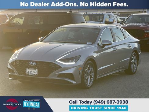 Used 2023 Hyundai Sonata SEL w/ Convenience Package FWD image 3