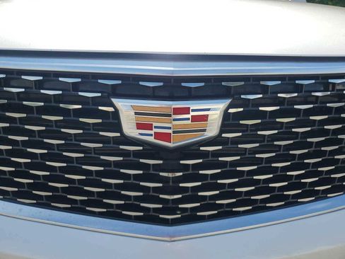 Used 2023 Cadillac XT6 Luxury AWD/4WD image 9