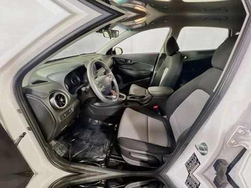 Used 2023 Hyundai Kona SE w/ Cargo Package image 19