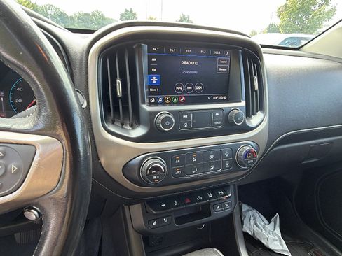 Used 2020 GMC Canyon Denali RWD image 32