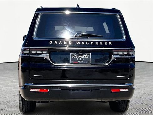 Used 2022 Jeep Grand Wagoneer Series III w/ Rear Seat Video Group 1 image 4