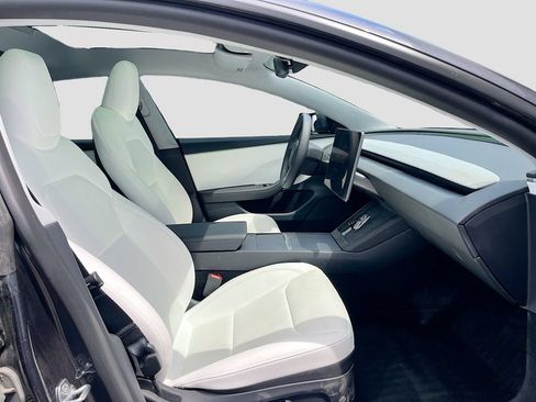 Used 2025 Tesla Model 3 Long Range RWD image 28