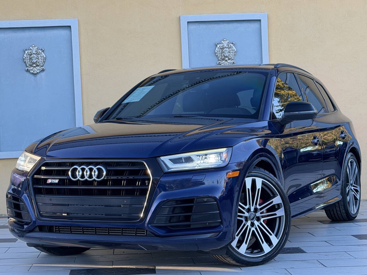 Used 2020 Audi SQ5 Premium Plus w/ Premium Plus Package AWD/4WD image 3