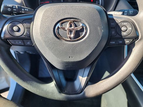 Used 2019 Toyota RAV4 XLE image 28