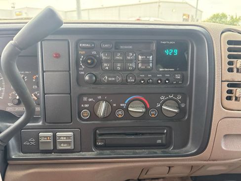 Used 1997 Chevrolet Tahoe 4WD w/ Preferred Equipment Group 3 image 7