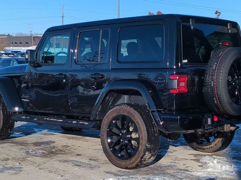 Used 2022 Jeep Wrangler Unlimited Sahara image 3