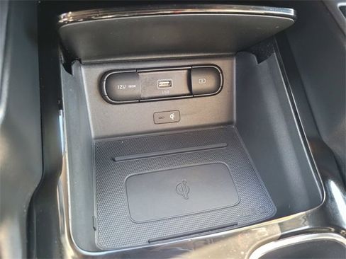 Used 2022 Kia Telluride EX image 25