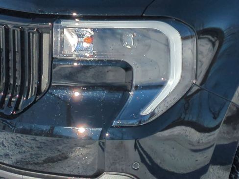 New 2026 Ford Maverick Lobo AWD/4WD image 11