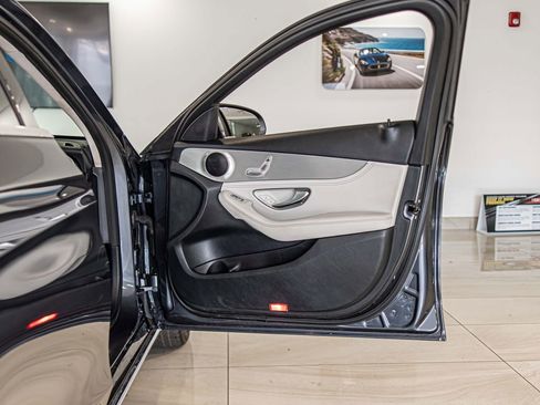 Used 2015 Mercedes-Benz C 300 4MATIC Sedan image 40