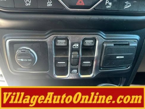 Used 2019 Jeep Wrangler Unlimited Sport w/ Technology Group AWD/4WD image 22