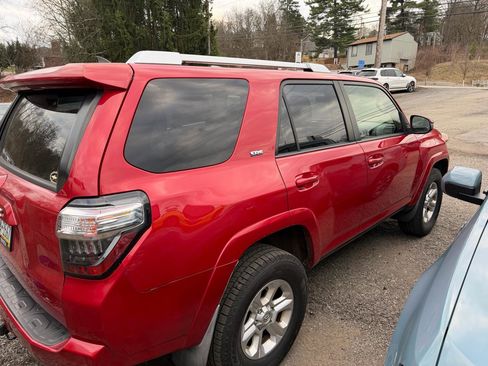 Used 2015 Toyota 4Runner SR5 image 4