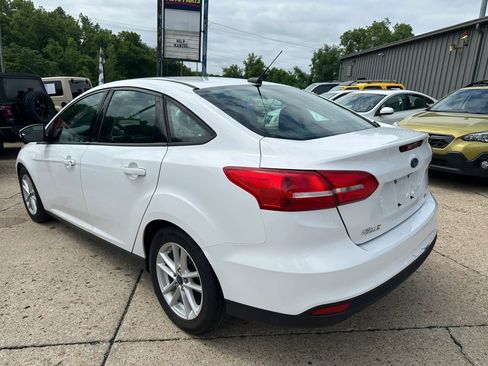 Used 2017 Ford Focus SE FWD image 5