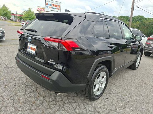 Used 2021 Toyota RAV4 LE AWD/4WD image 6