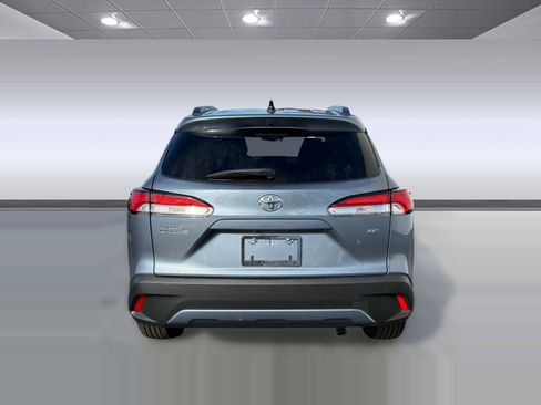 Used 2025 Toyota Corolla Cross LE image 9