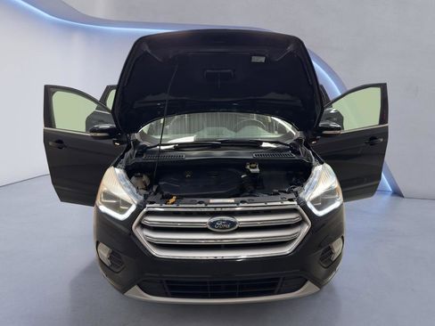 Used 2018 Ford Escape Titanium image 9