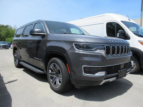 Certified 2024 Jeep Wagoneer L Series II w/ Flexible Seating Group RWD image 1