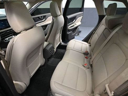 Used 2024 Lincoln Corsair AWD w/ Equipment Group 101A image 40