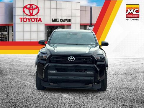 Used 2025 Toyota 4Runner SR5 AWD/4WD image 8