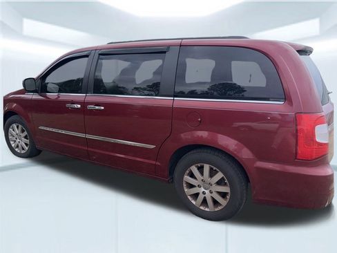 Used 2012 Chrysler Town & Country Touring-L w/ Entertainment Group #2 image 17