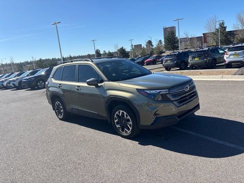 Used 2025 Subaru Forester Premium w/ Convenience Package #2 image 1