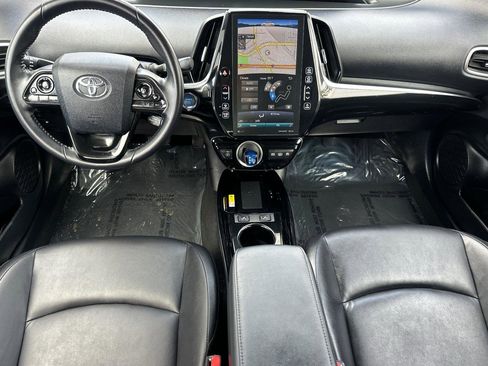 Used 2022 Toyota Prius Prime XLE image 13