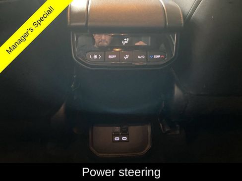 Used 2025 Toyota Highlander XSE AWD/4WD image 11