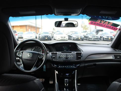 Used 2017 Honda Accord Sport image 23