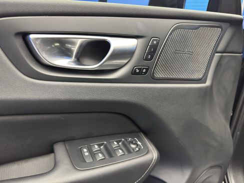 Used 2024 Volvo XC60 B5 Ultimate w/ Protection Package Premier image 11