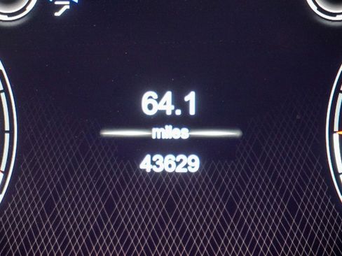 Used 2021 Aston Martin DBX Base image 45