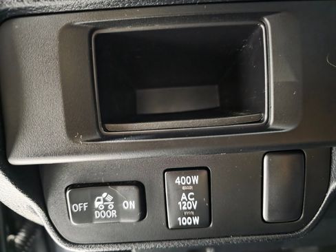 Used 2016 Toyota Tacoma TRD Sport image 35